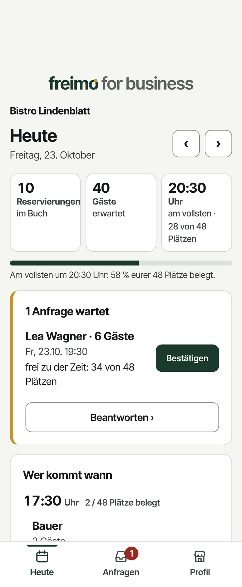 Die Ansicht „Heute“ von freimo for business auf einem Telefon, unten die Bereiche Heute, Anfragen und Profil.